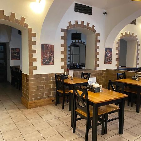 Restaurant Motel Hana Barbara Gastro Sro Ostretin Εξωτερικό φωτογραφία
