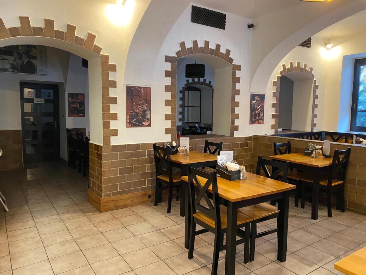 Restaurant Motel Hana Barbara Gastro Sro Ostretin Εξωτερικό φωτογραφία