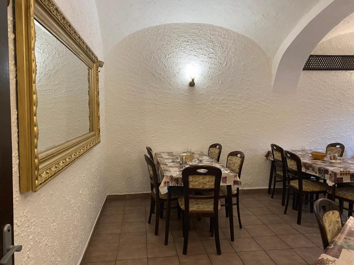 Restaurant Motel Hana Barbara Gastro Sro Ostretin Εξωτερικό φωτογραφία