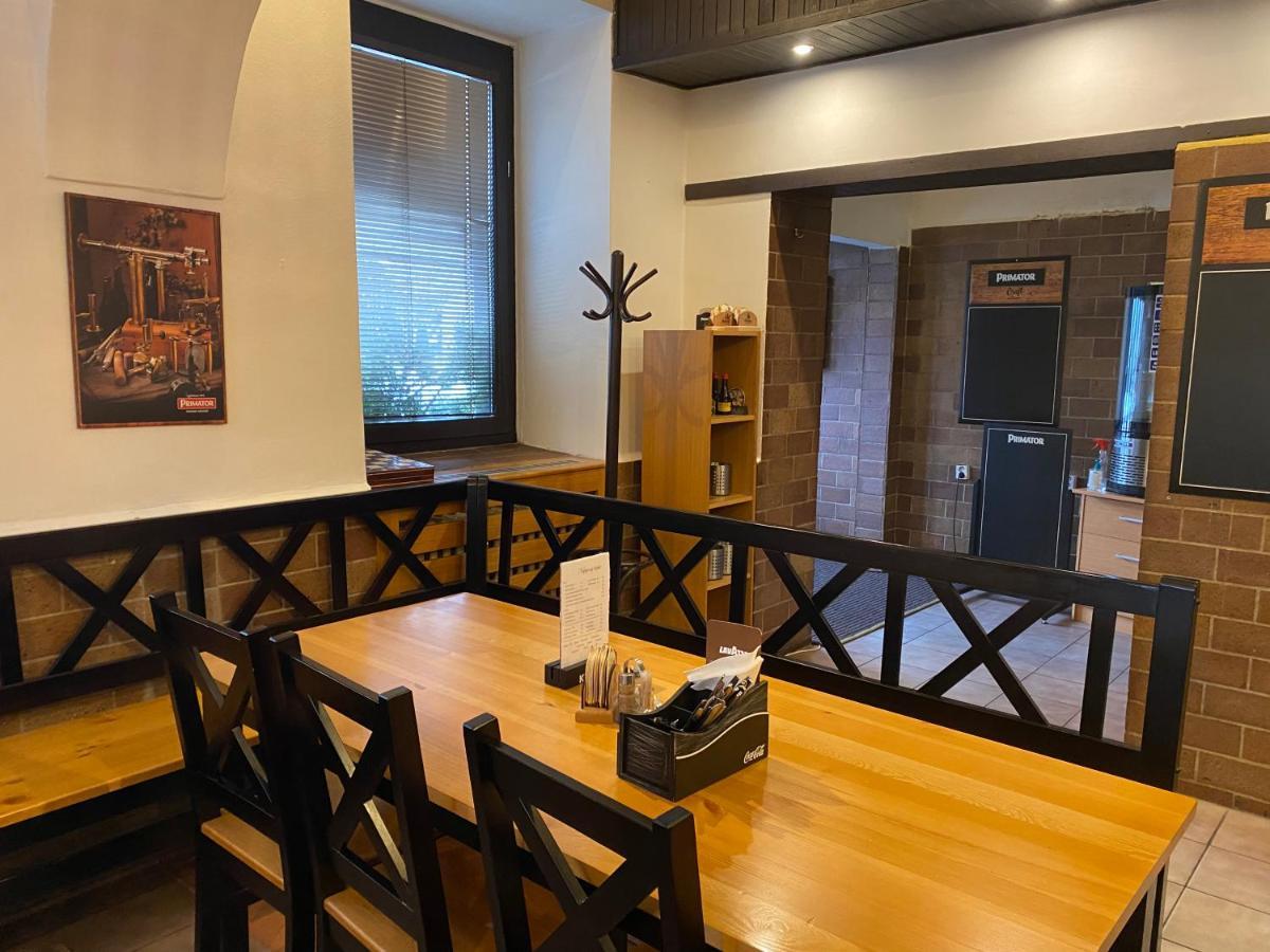 Restaurant Motel Hana Barbara Gastro Sro Ostretin Εξωτερικό φωτογραφία