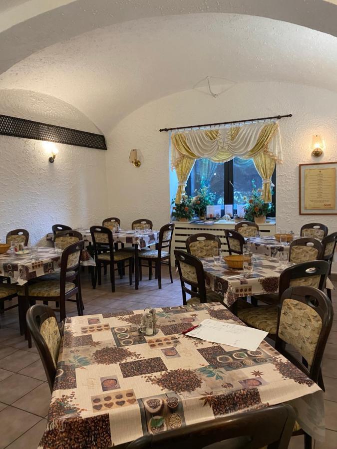 Restaurant Motel Hana Barbara Gastro Sro Ostretin Εξωτερικό φωτογραφία